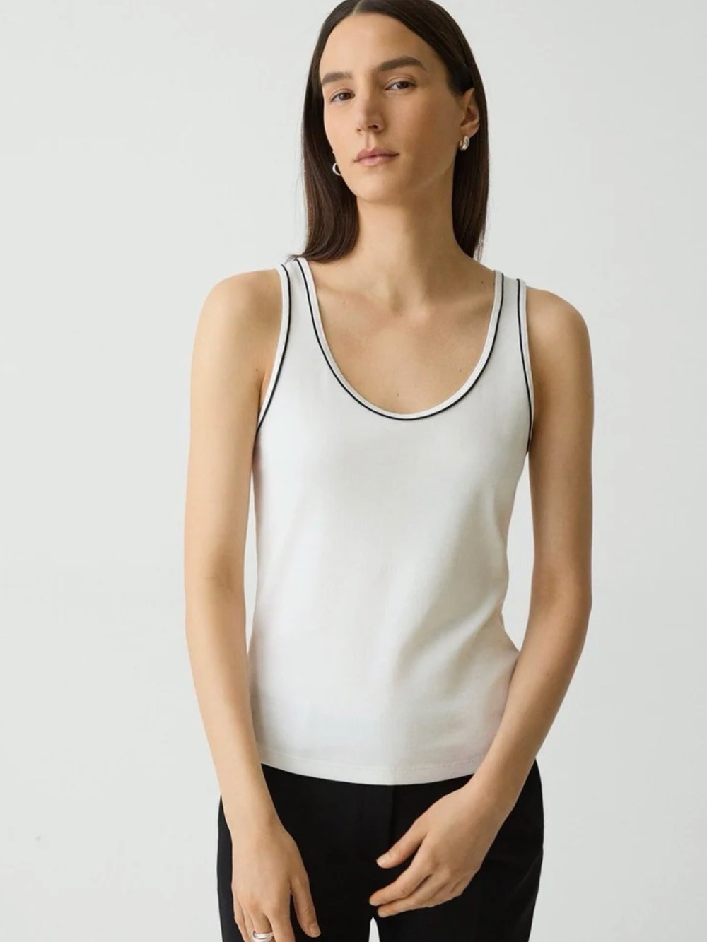 NWT Theory Scoop Ink Tank - Women’s White Tank Top with Black Trim Size M